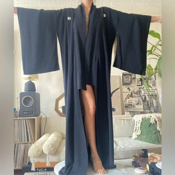 Vintage Japanese Black Silk Kimono Tomesode Family Crest Thin - Height 58.66inch - Picture 6 of 10